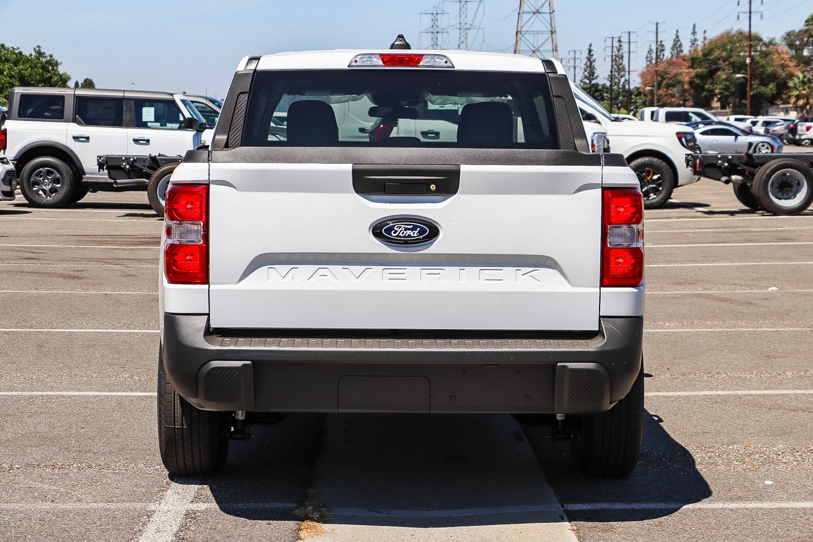 New 2026 Oxford White Ford XL image 7