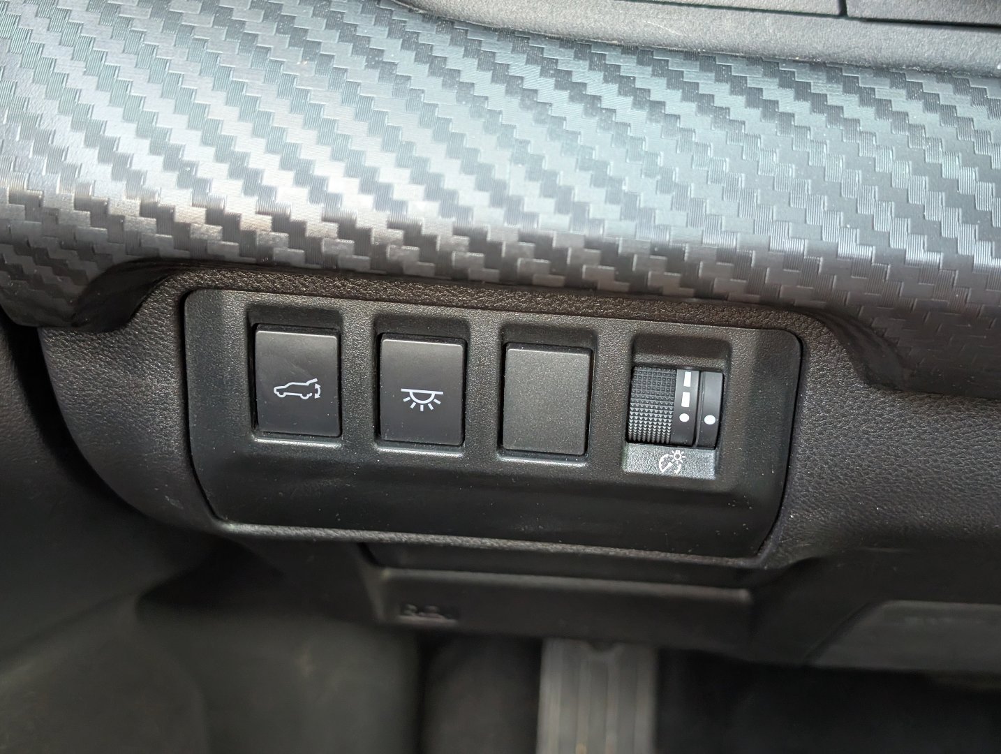Used 2025 Cosmic Blue Pearl Subaru Premium image 19