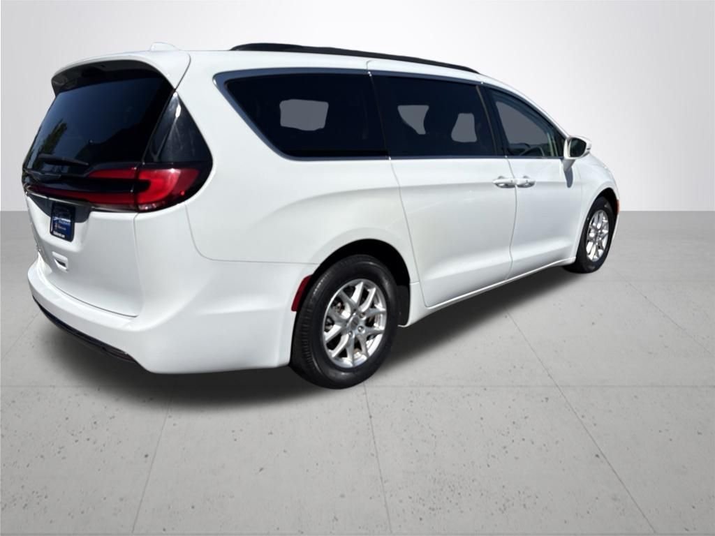 Used 2022 White Chrysler Touring L image 6