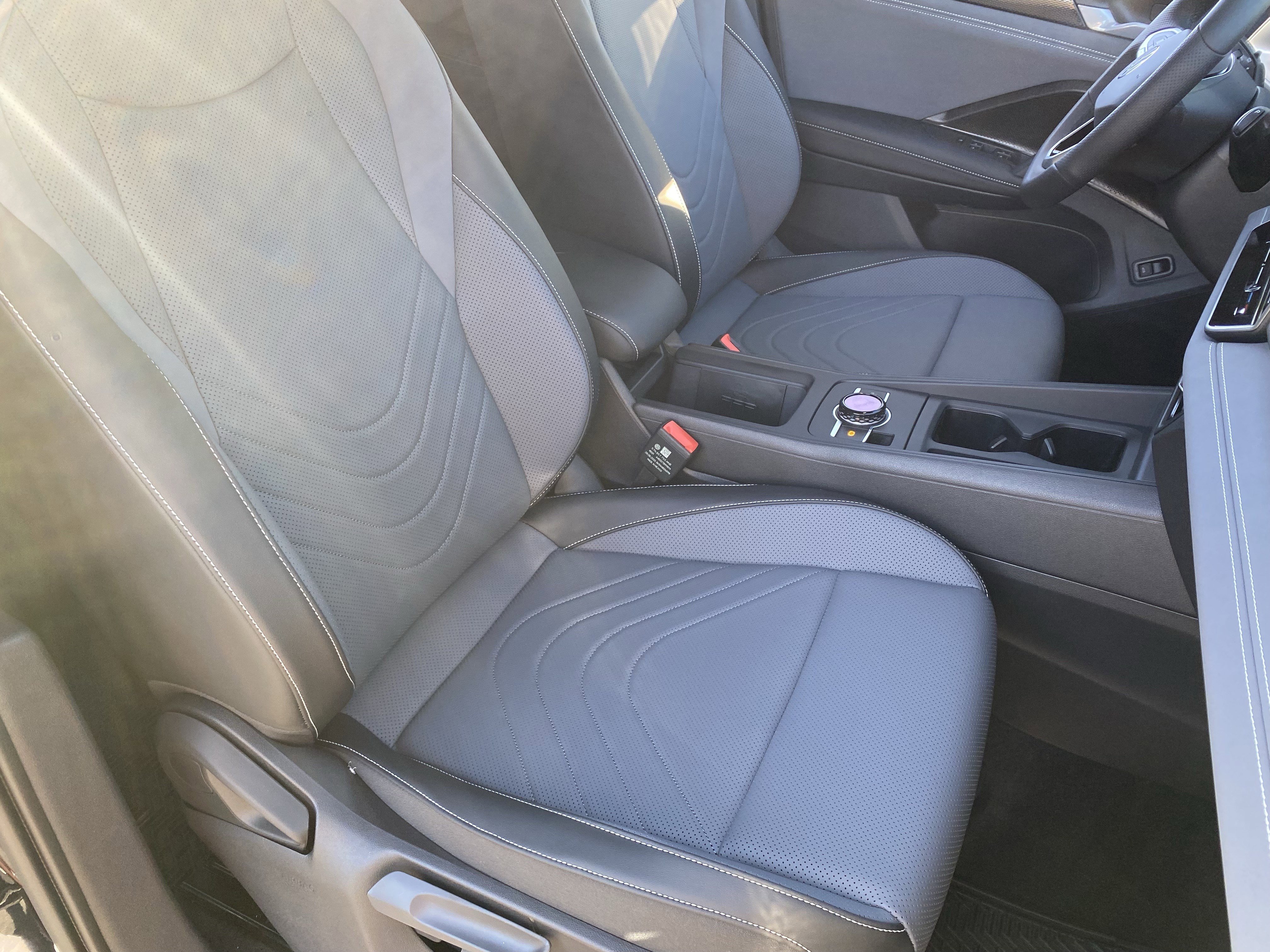 2026 Volkswagen Tiguan SE R-LINE BLACK - Photo 6