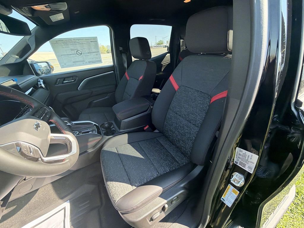 2026 Chevrolet Colorado Z71 - Photo 17