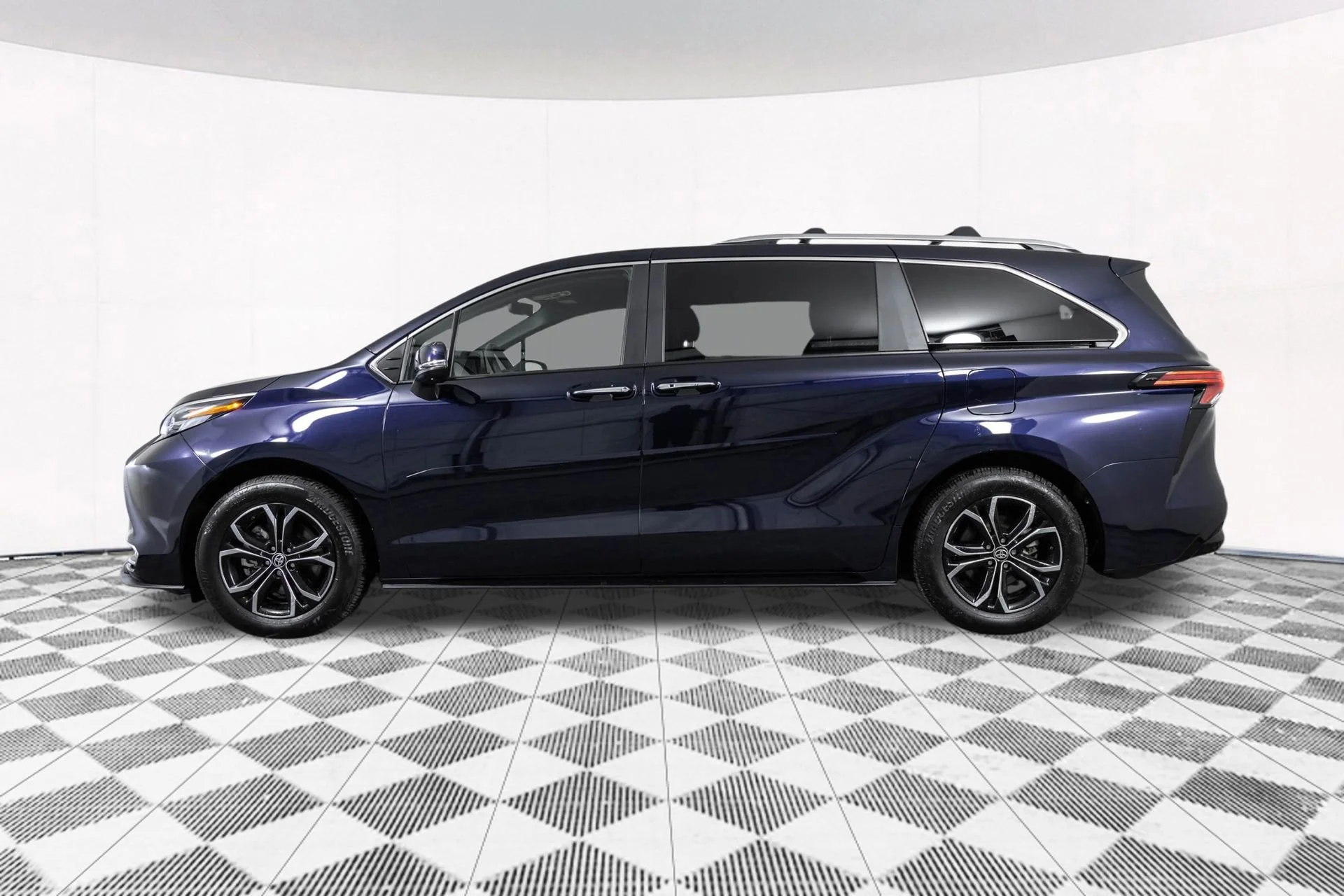 Used 2025 Blue Toyota Platinum image 14