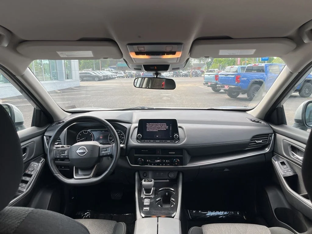 Used 2025 Silver Nissan SV image 51