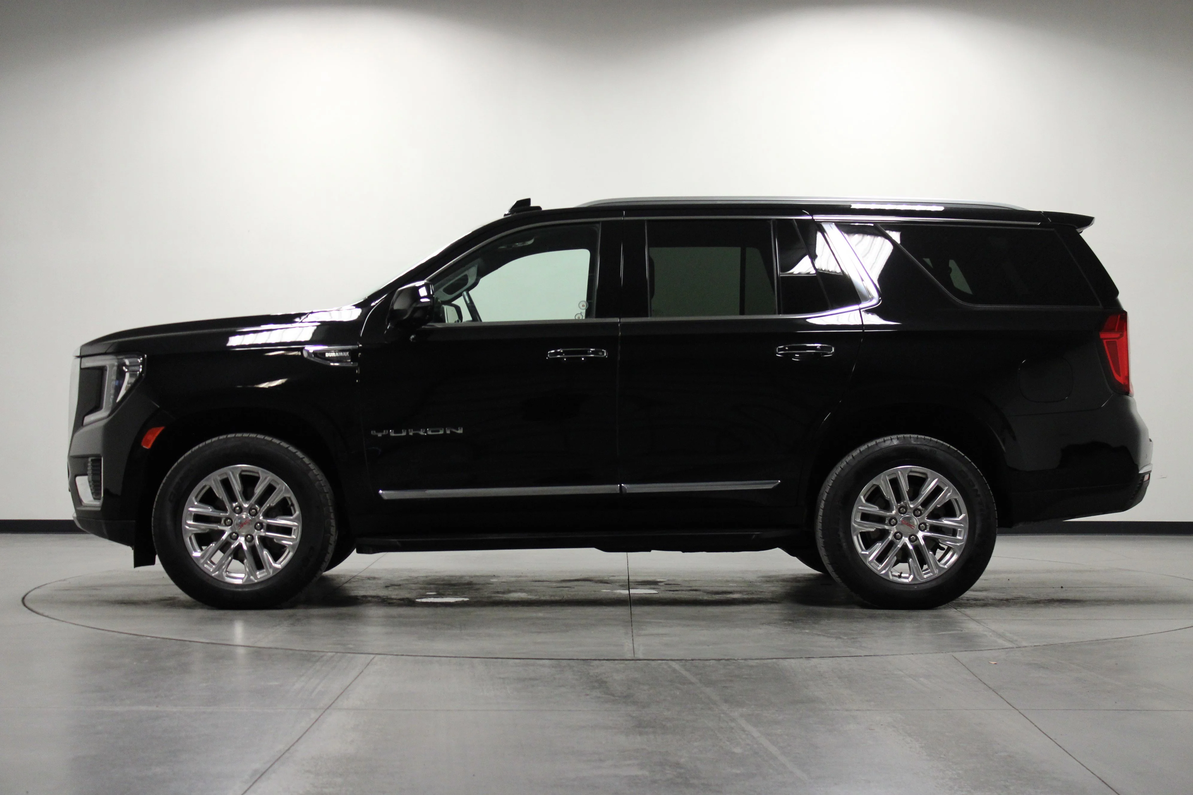 Used 2024 Onyx Black GMC SLT image 7