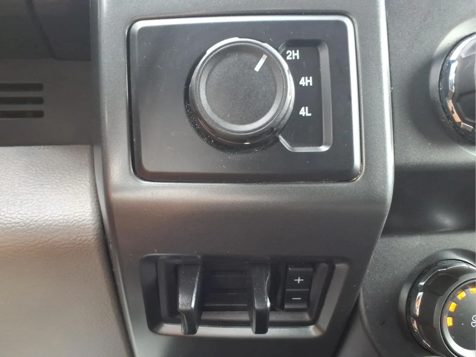 Used 2021 Oxford White Ford XLT image 26