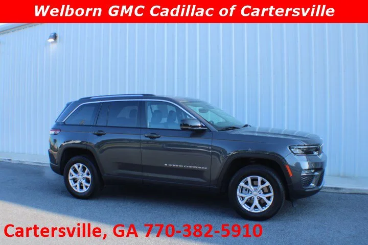 Used 2022 Gray Jeep Limited 4x2 image 1