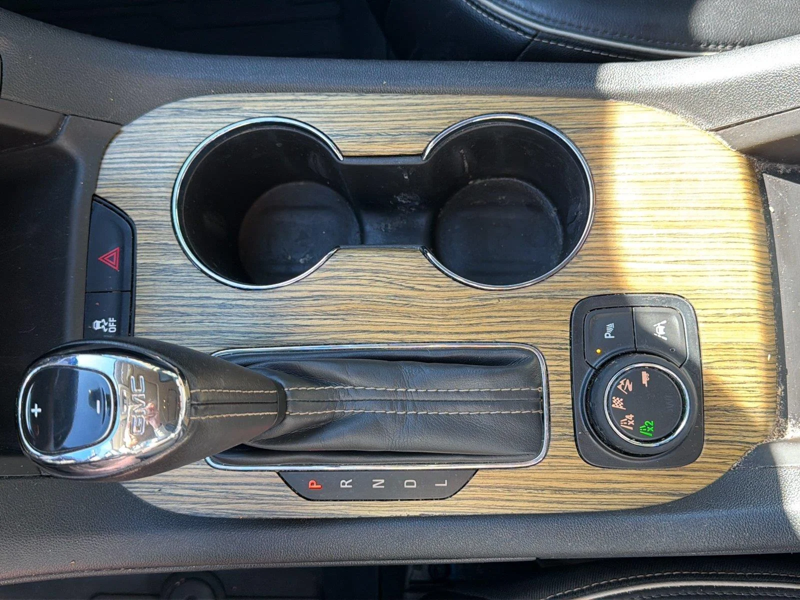 Used 2017  GMC Denali image 18