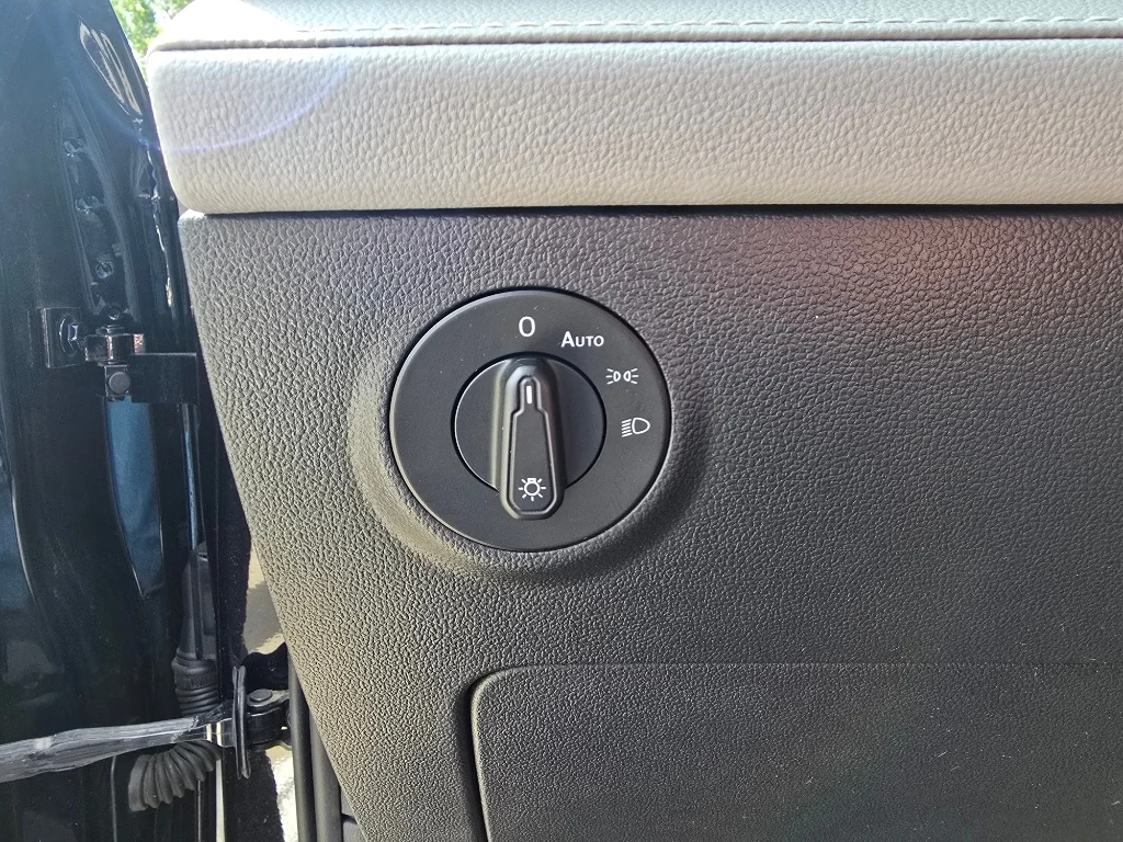 Used 2023 Deep Black Pearl Volkswagen SEL image 19