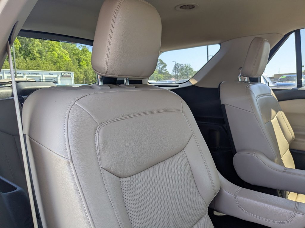 Used 2023  Ford Limited image 28