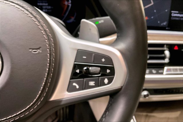 Used 2022 White BMW xDrive40i image 19