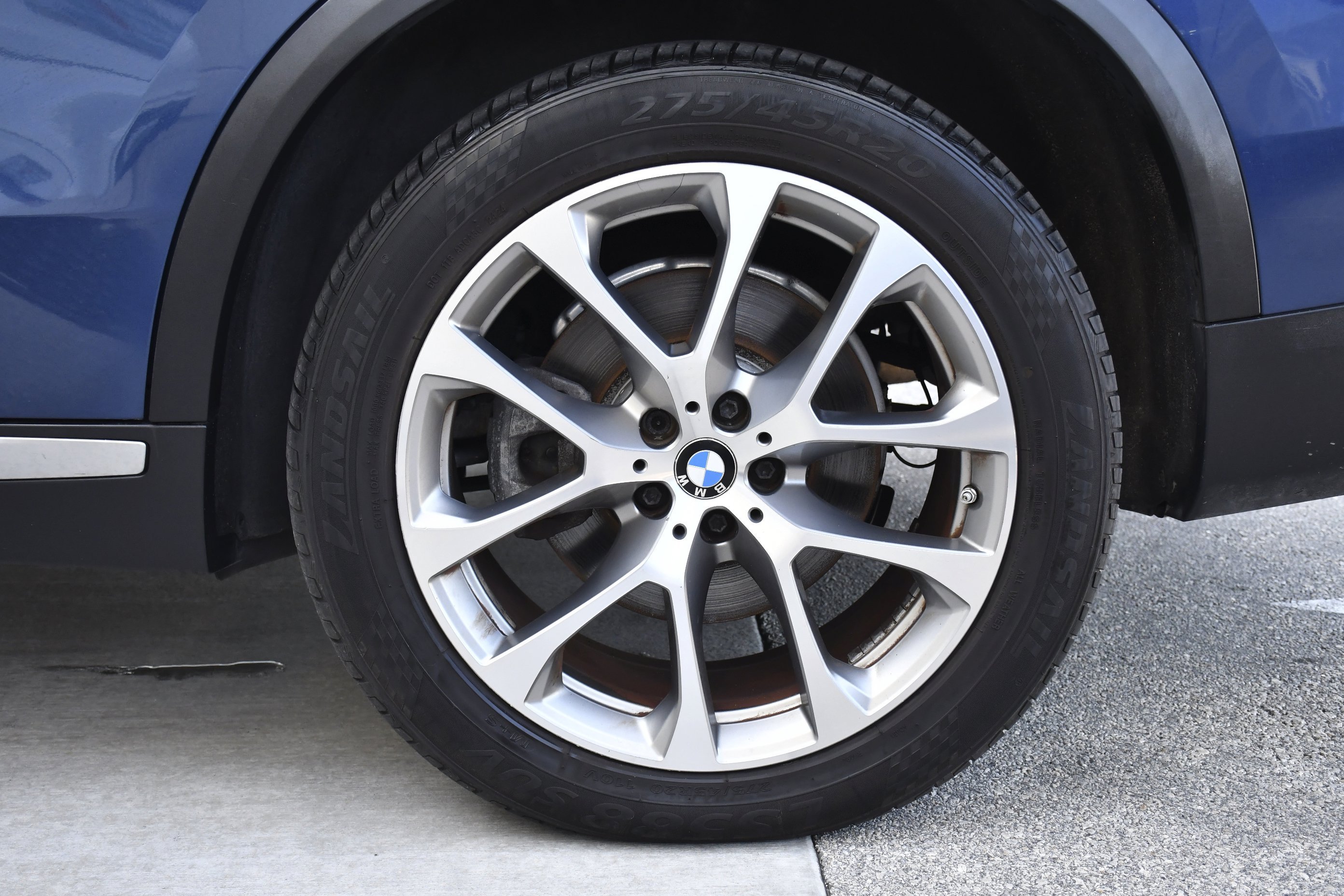 Used 2019 Phytonic Blue Metallic BMW xDrive40i image 30
