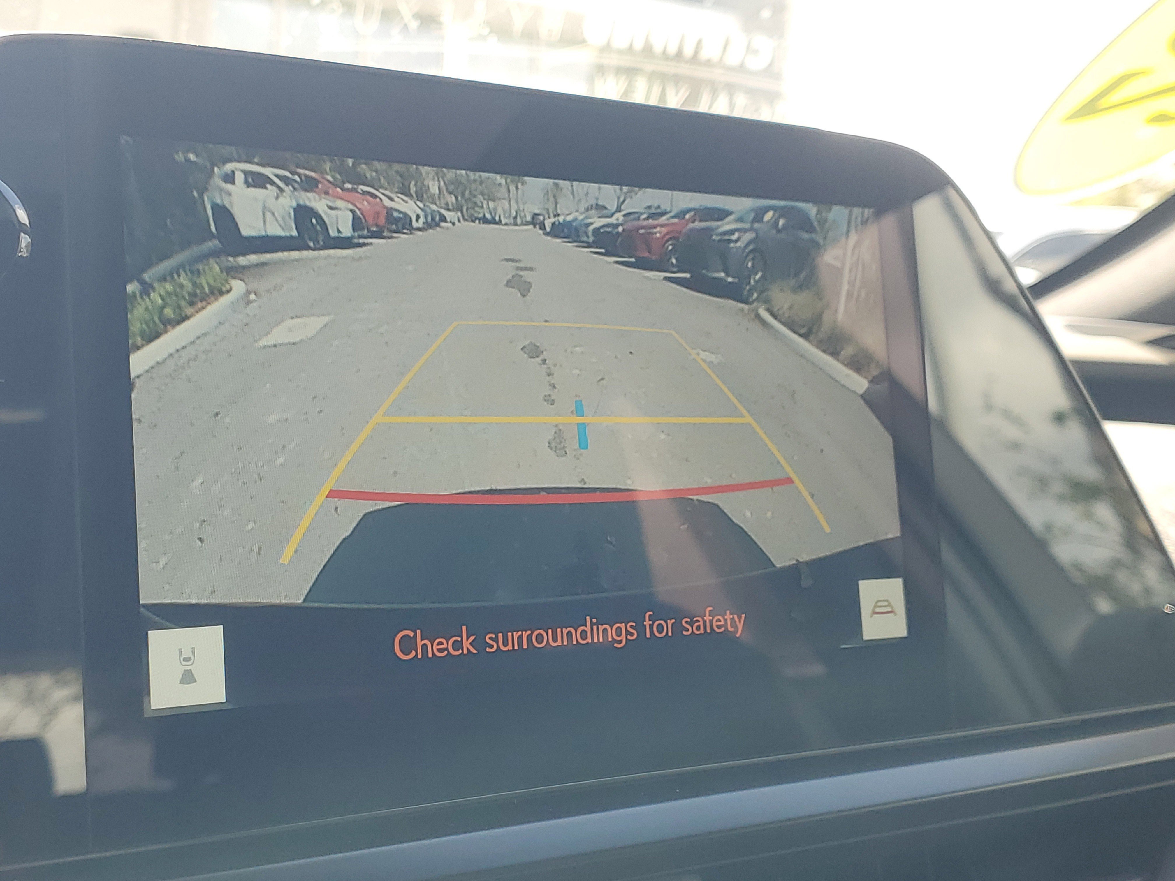 2025 Lexus UX Hybrid 300h - Photo 28