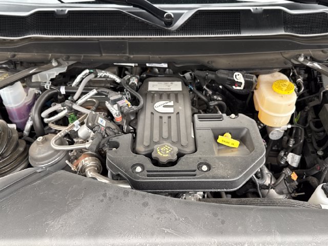 New 2026 Ceramic Gray Clear-Coat Exterior Paint RAM Laramie image 9