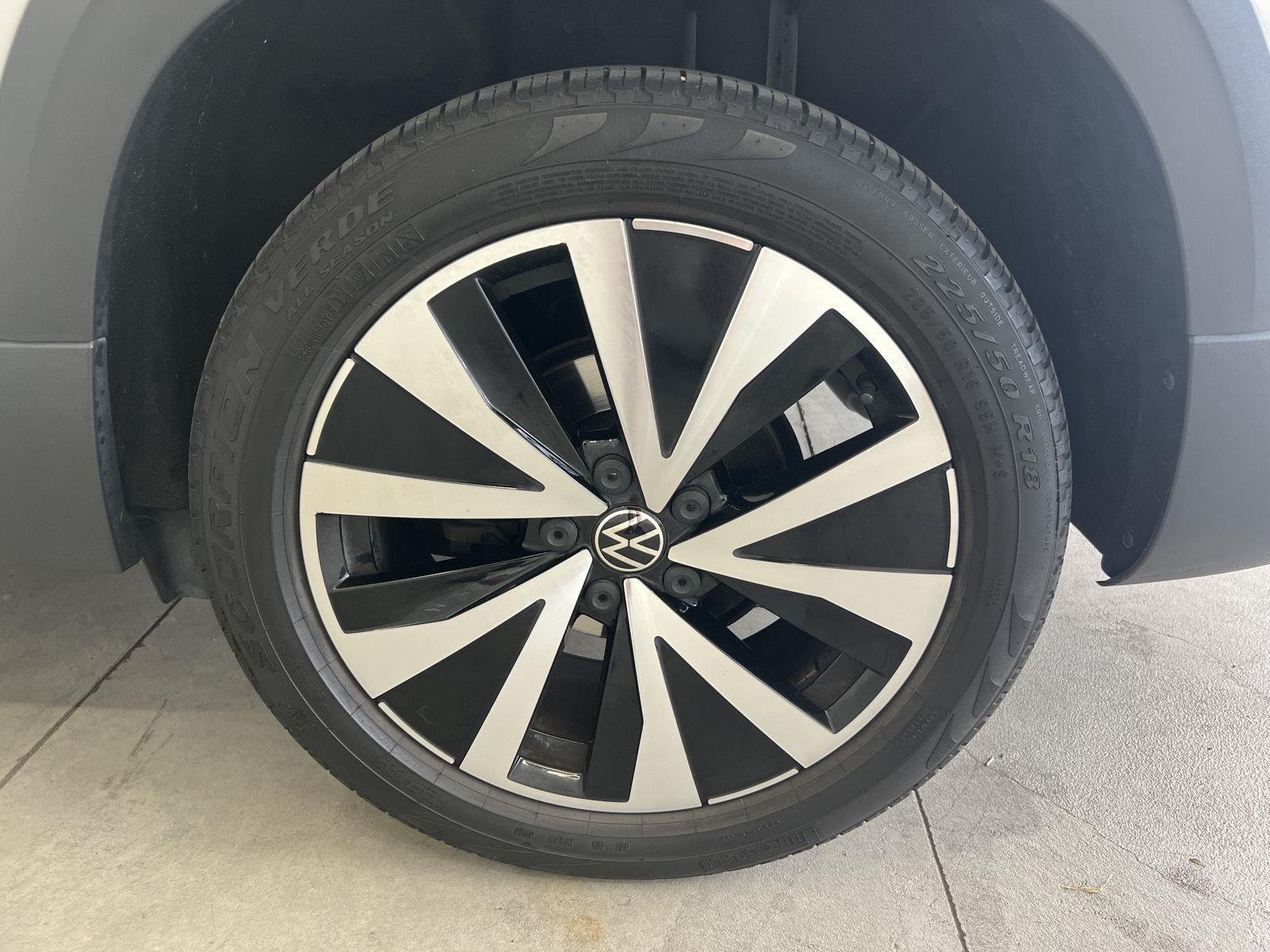 2023 Volkswagen Taos SE - Photo 10