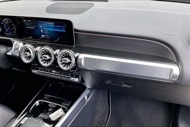 Used 2020  Mercedes-Benz GLB 250 image 16