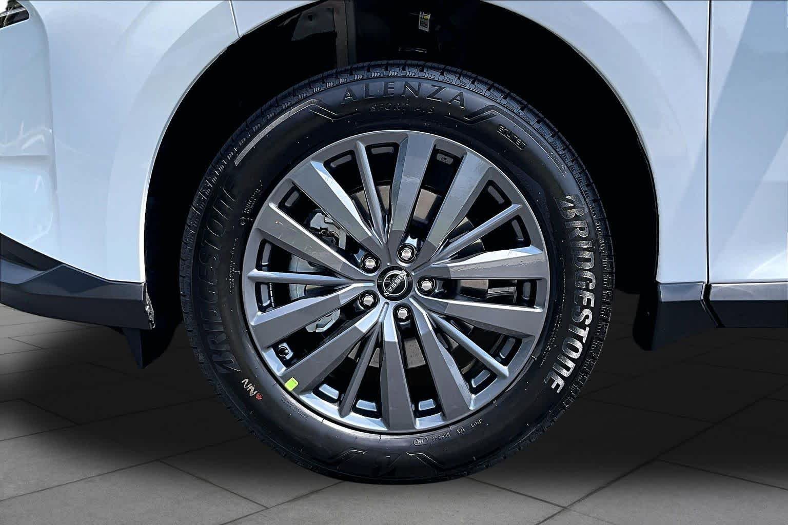 New 2026 Everest White Pearl TriCoat Nissan SL image 11