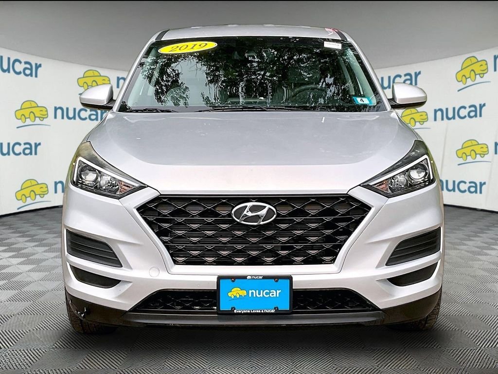 Used 2019 Silver Hyundai SE image 2