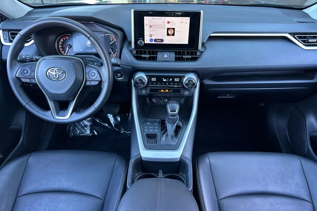 2024 Toyota RAV4 XLE Premium - Photo 13
