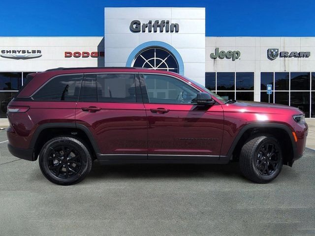 New 2026 Velvet Red Pearl-Coat Exterior Paint Jeep Laredo Altitude image 3