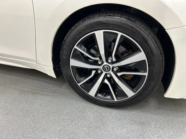 Used 2023  Nissan 3.5 SL image 28