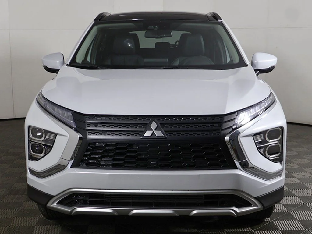 New 2026 White Mitsubishi SE image 12