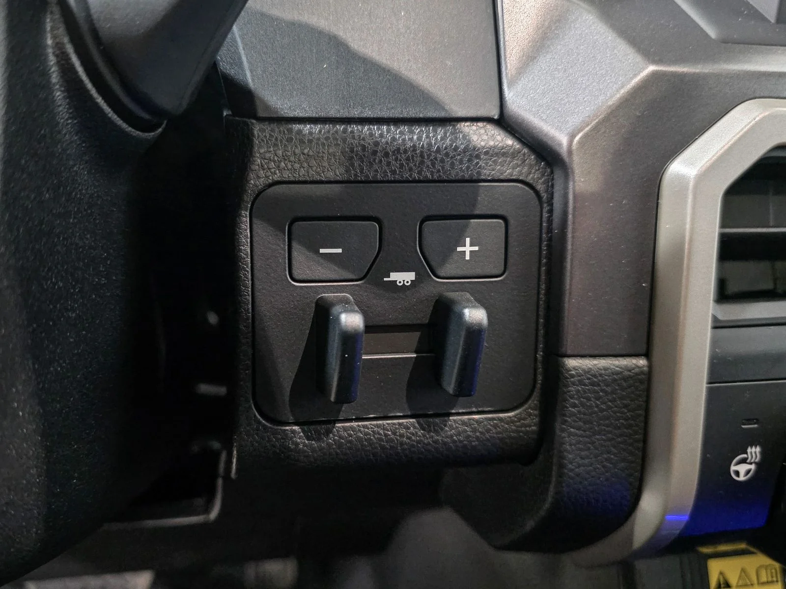 2026 Toyota Tacoma SR5 - Photo 38