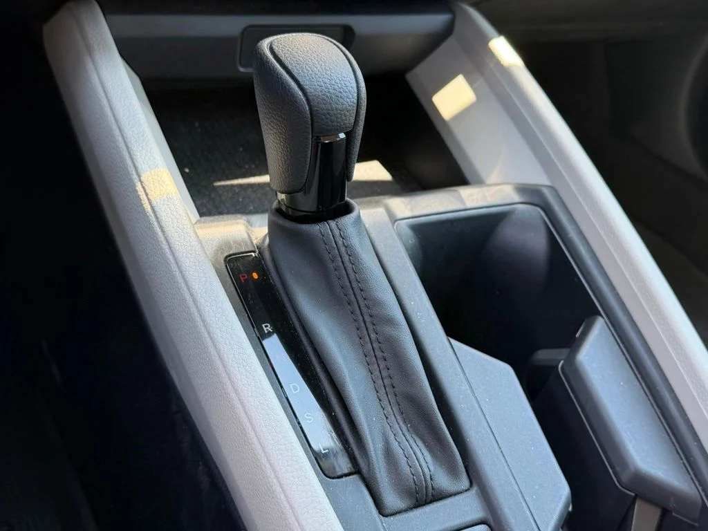 Used 2023 White Honda EX image 26