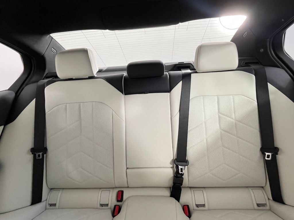 Used 2026 White BMW 530i xDrive image 21
