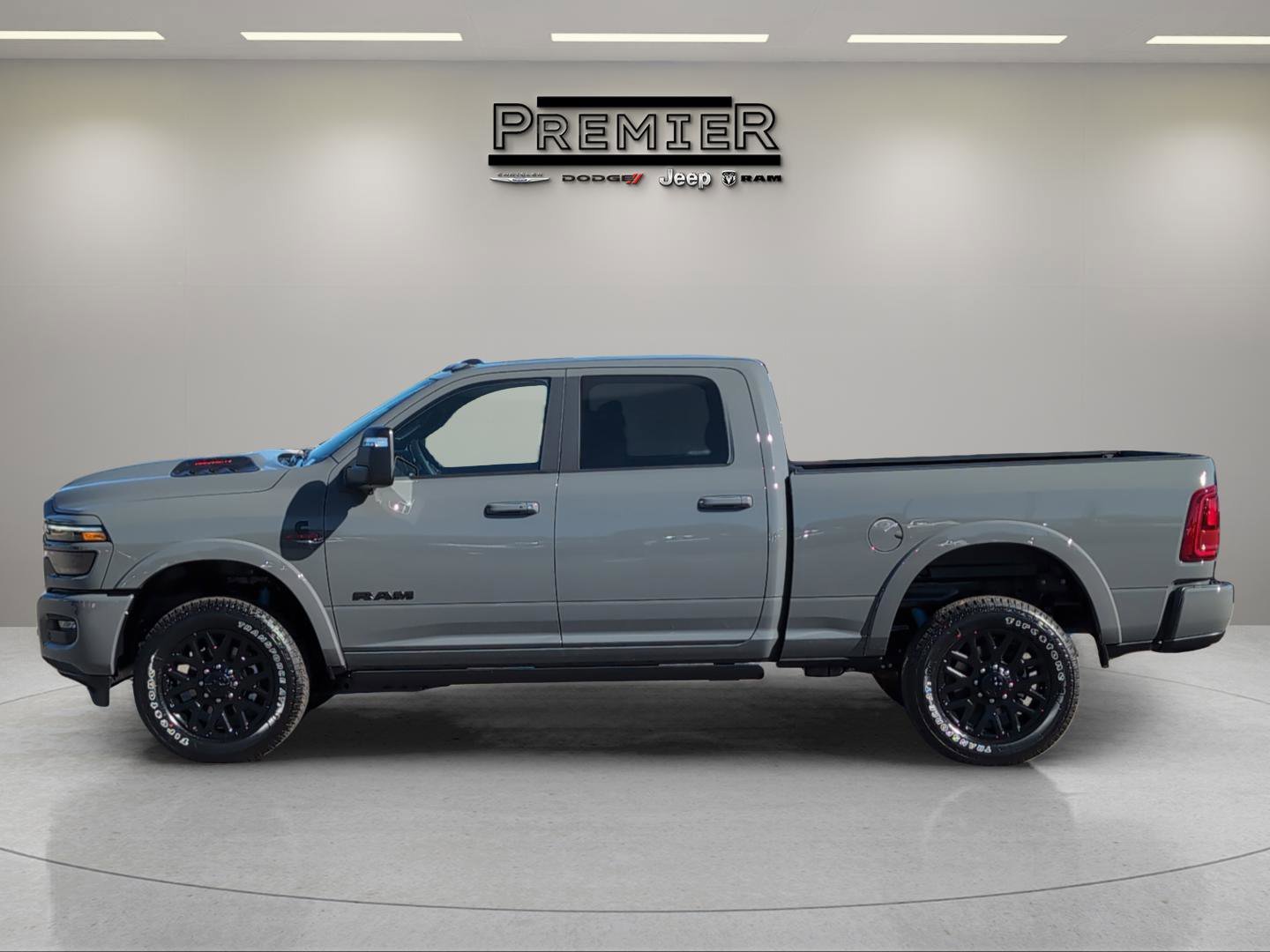 New 2026 Ceramic Gray Clearcoat Ram Limited image 11