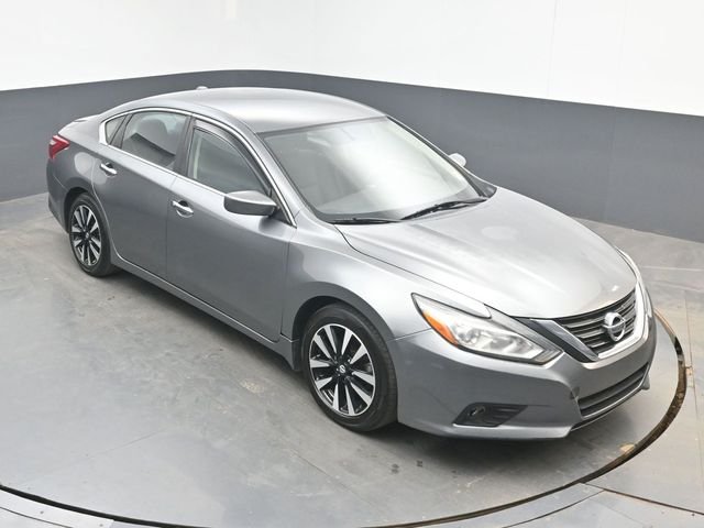 Used 2018 Gray Nissan 2.5 SV image 30