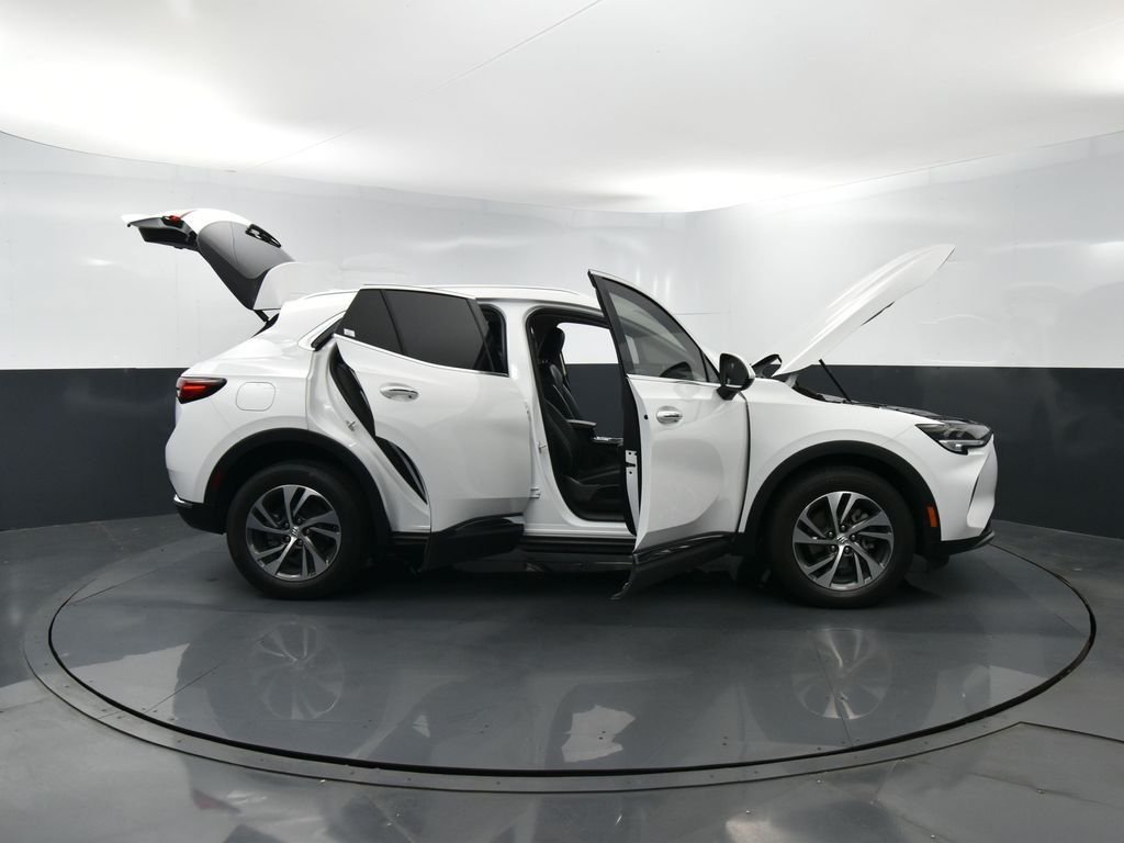 Used 2023 Summit White Buick Essence image 35