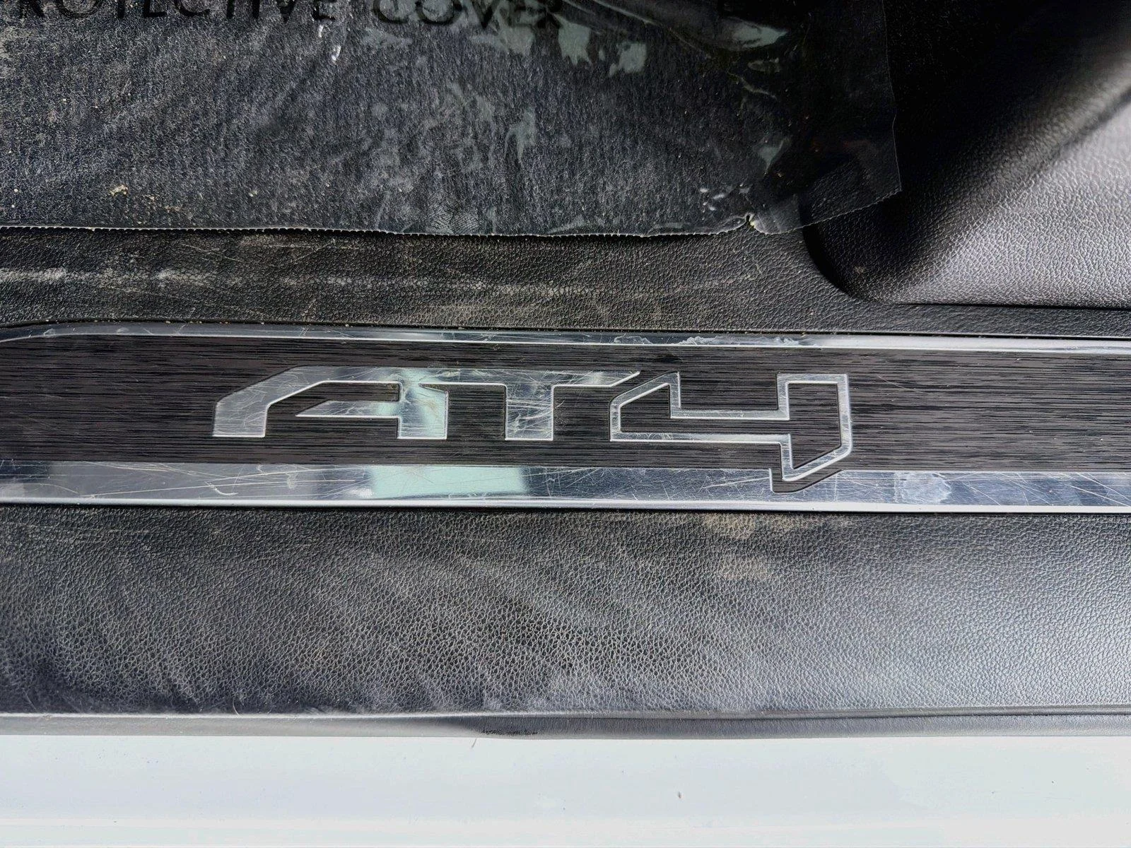 Used 2024 Summit White GMC AT4 image 11