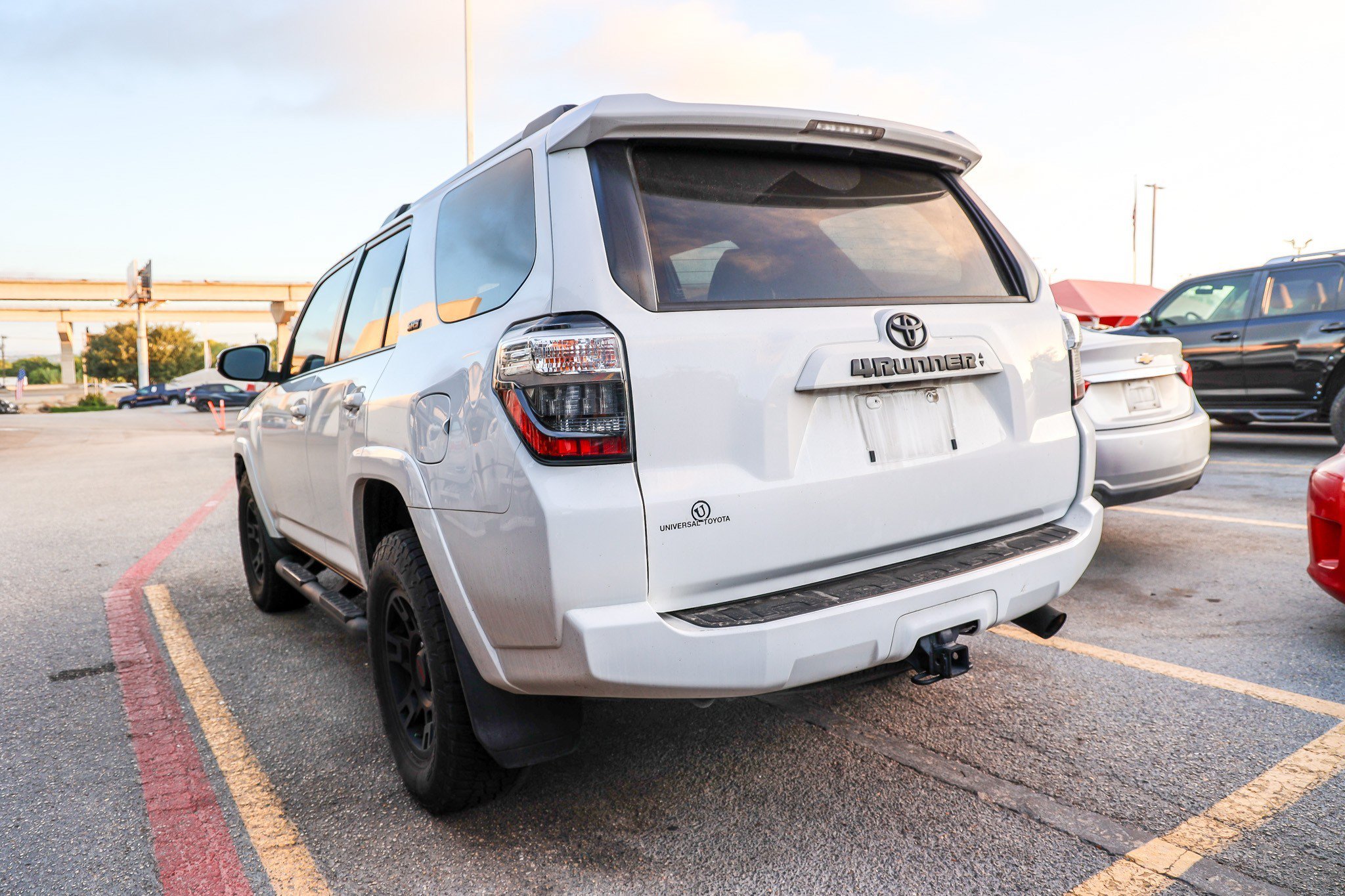 Used 2023 ICE CAP Toyota SR5 Premium image 8