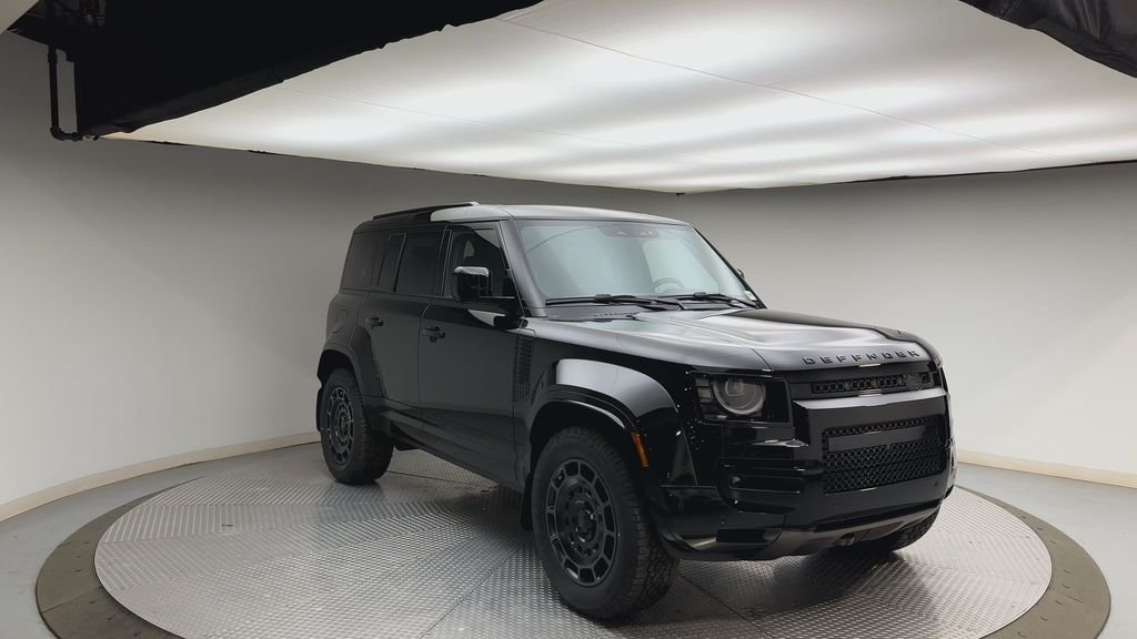 New 2026 Narvik Black Land Rover OCTA image 8