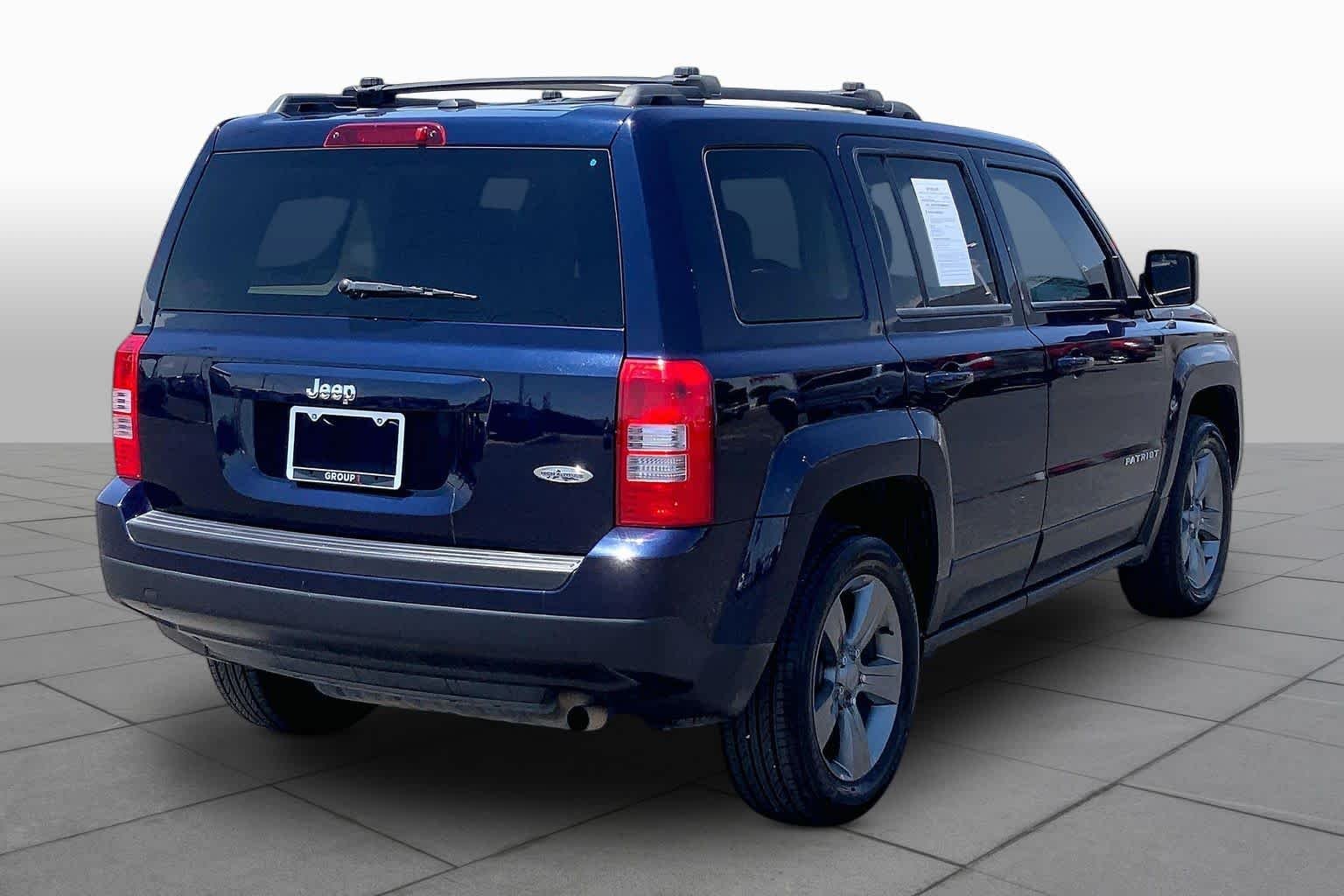 Used 2014 True Blue Pearlcoat Jeep High Altitude image 13