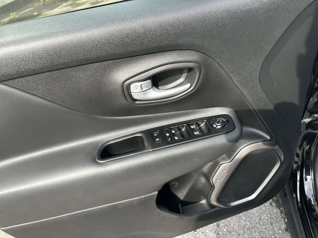 Used 2023 Black Jeep Latitude image 17