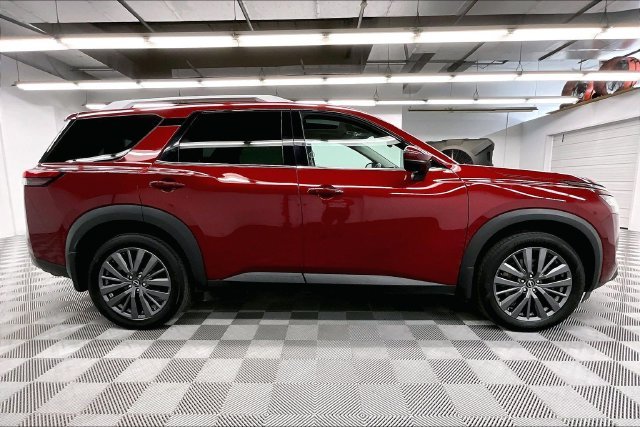 Used 2024 Scarlet Ember Nissan SL image 15