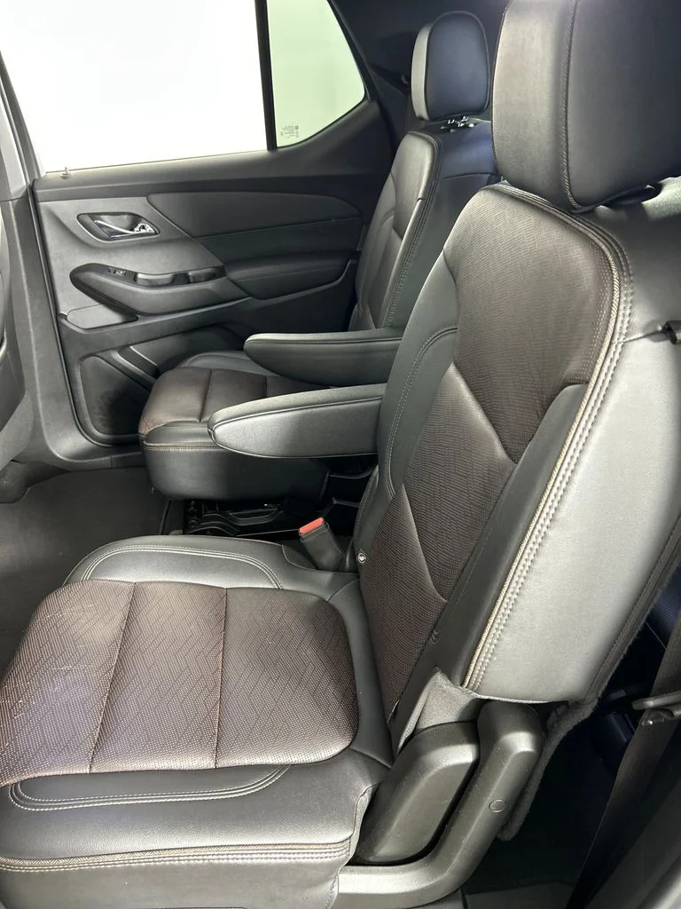Used 2023 Black Chevrolet High Country image 17