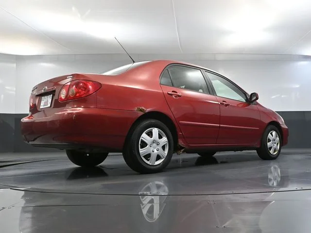 Used 2005 Red Toyota LE image 44