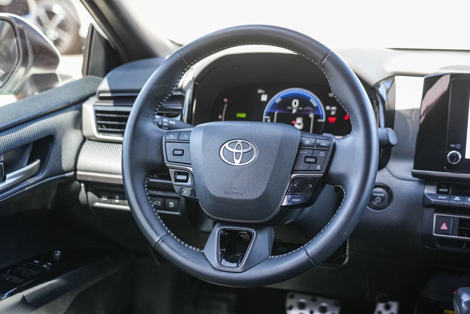 Certified Used 2025 White Toyota SE image 15