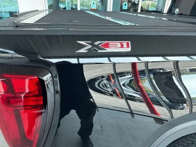 Used 2024 Onyx Black GMC SLT image 7