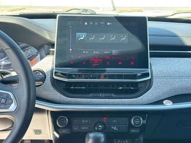 Certified Used 2024 Black Jeep Latitude image 18
