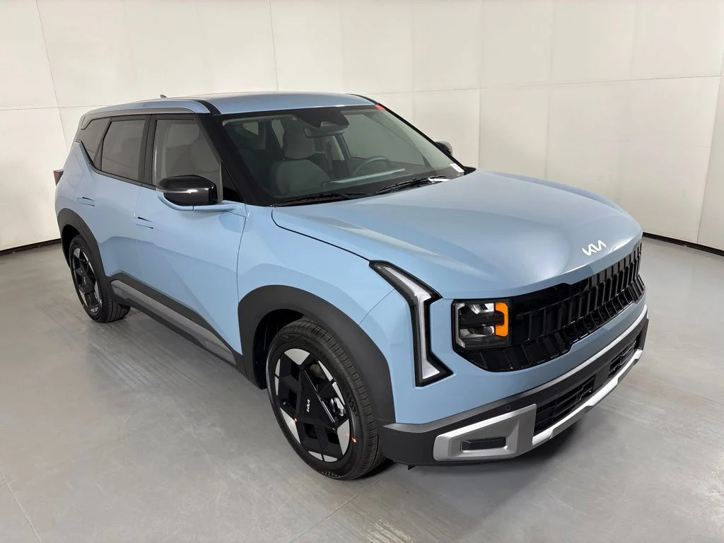 New 2027 Blue Kia S image 2