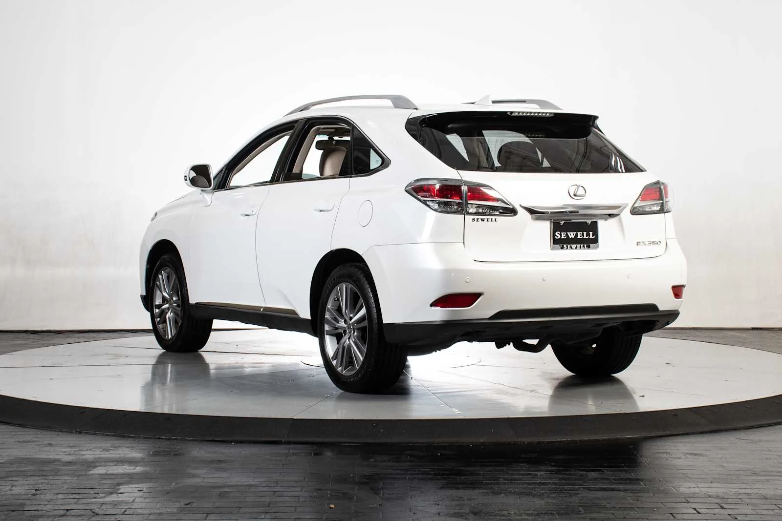 Used 2015 Starfire Pearl Lexus  image 4