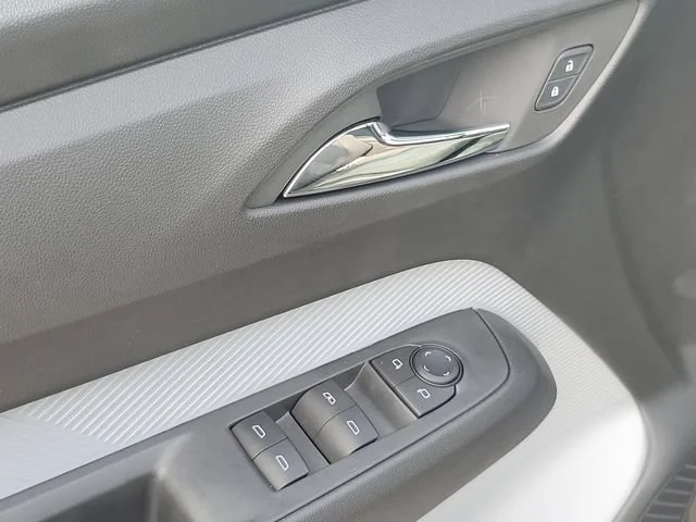 New 2027 Mosaic Black Metallic Chevrolet LT image 13