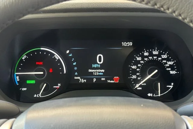 New 2026 Wind Chill Pearl <sup>1</sup> Toyota  XLE image 29