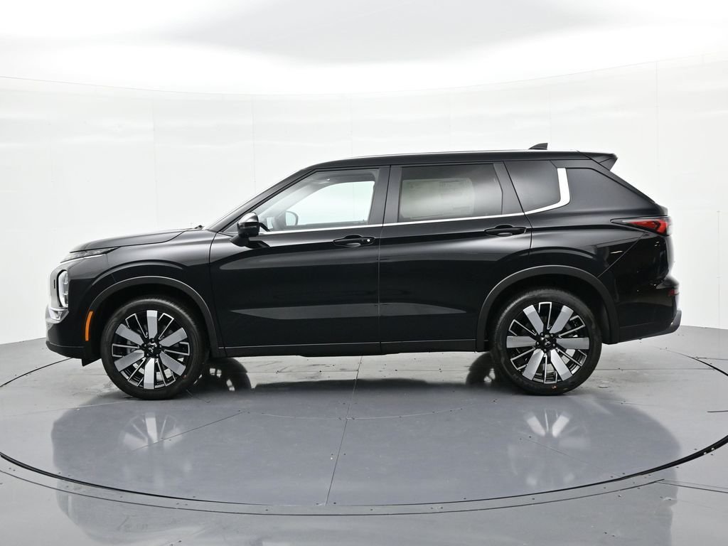 New 2026 Black Mitsubishi SE image 8