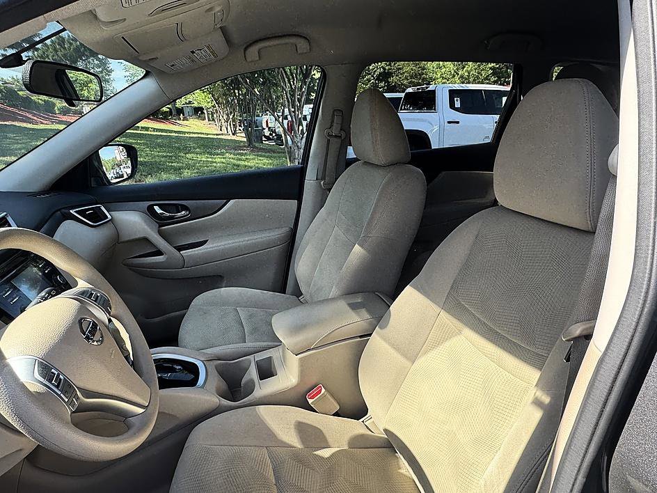 Used 2014 Gun Metallic Nissan SV image 10