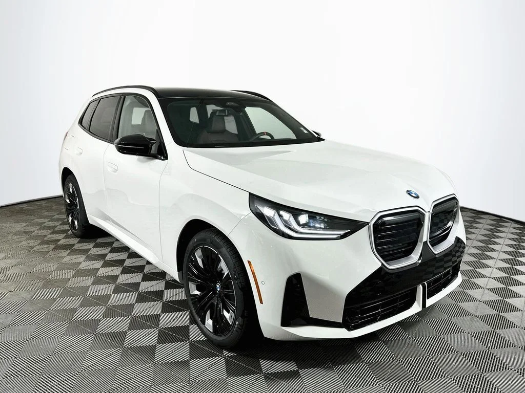 Used 2025 Alpine White BMW M50 xDrive image 3
