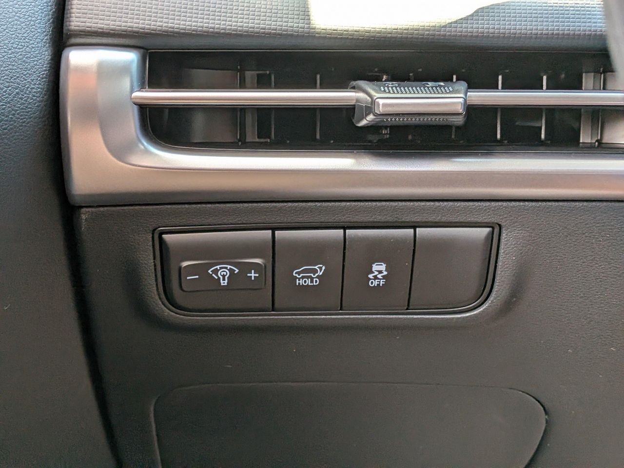 New 2026 Serenity White Pearl Hyundai SEL Plus FWD image 22